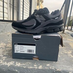 New Balance Men's Black and Gray Shoes